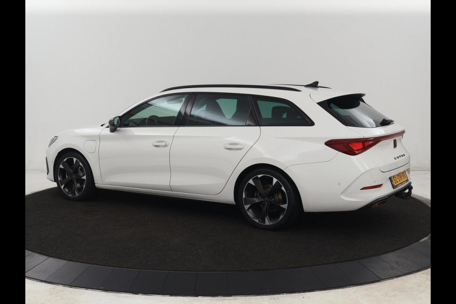 CUPRA Leon 1.4 e-Hybrid | Stoelverwarming | Camera | Carplay | Sfeerverlichting | Navigatie | Full LED | Sportstoelen | Half leder | PHEV | Plug In