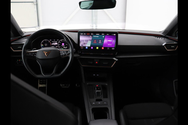CUPRA Leon 1.4 e-Hybrid | Stoelverwarming | Camera | Carplay | Sfeerverlichting | Navigatie | Full LED | Sportstoelen | Half leder | PHEV | Plug In