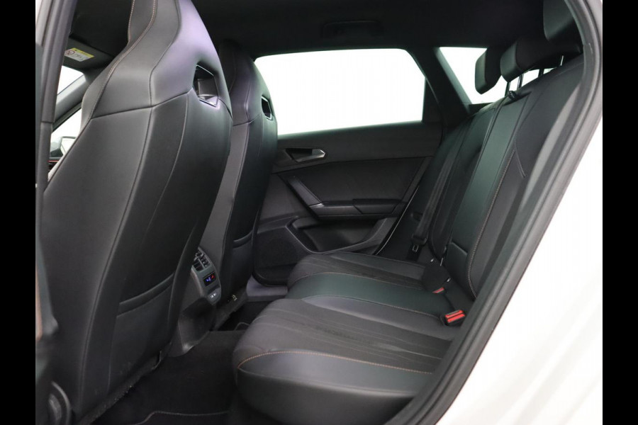 CUPRA Leon 1.4 e-Hybrid | Stoelverwarming | Camera | Carplay | Sfeerverlichting | Navigatie | Full LED | Sportstoelen | Half leder | PHEV | Plug In