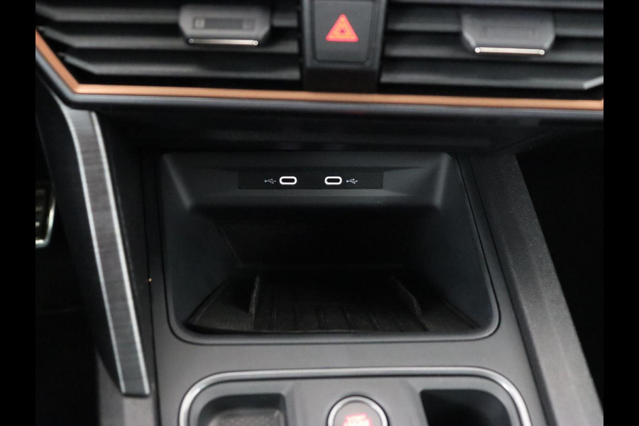 CUPRA Leon 1.4 e-Hybrid | Stoelverwarming | Camera | Carplay | Sfeerverlichting | Navigatie | Full LED | Sportstoelen | Half leder | PHEV | Plug In