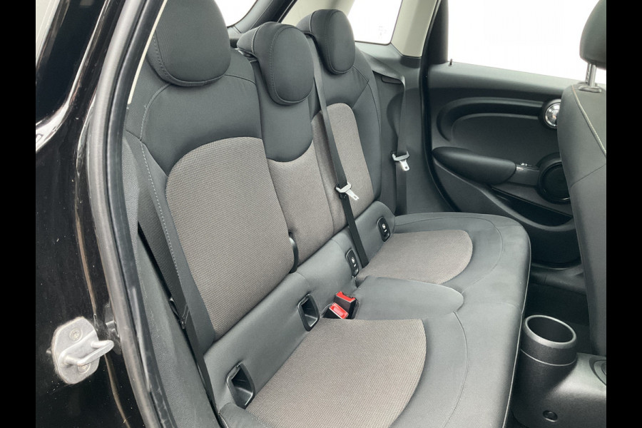 MINI Cooper 1.5 136pk Navi Clima Cruise Pano.dak 5-Deurs Pepper Business