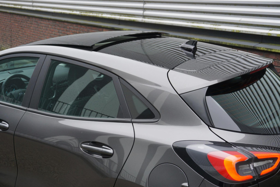 Ford Puma 1.0 125PKEcoB. Hybrid Titanium/Winterpack/Panodak/ B&O geluidsinstallatie/Trekhaak/All-Seasonbanden.