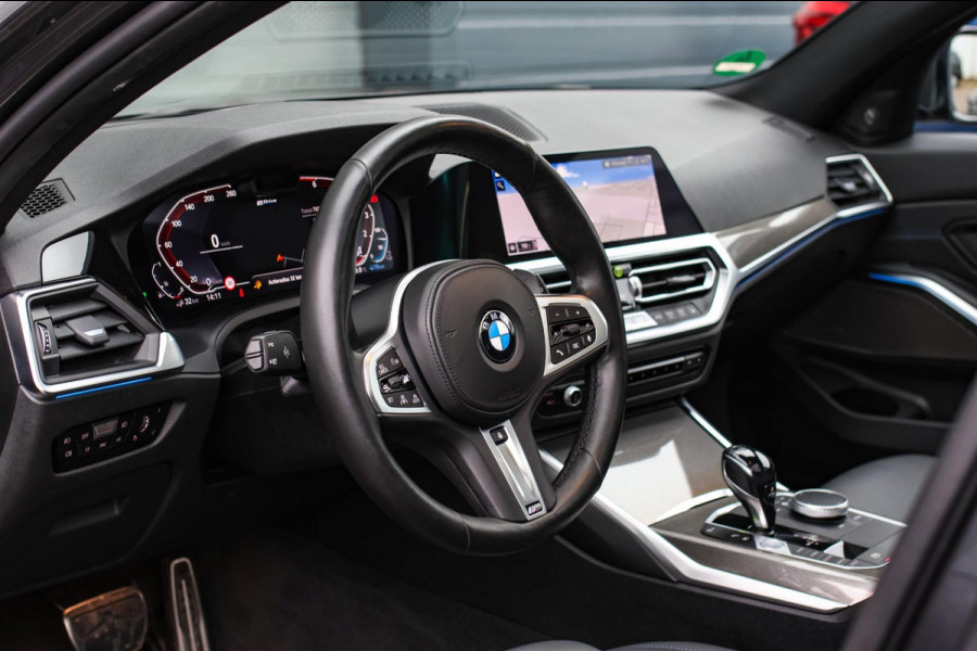 BMW 3 Serie Touring 330e xDrive M-Sport *Pano*H/K*Head-Up*Comforttoegang*