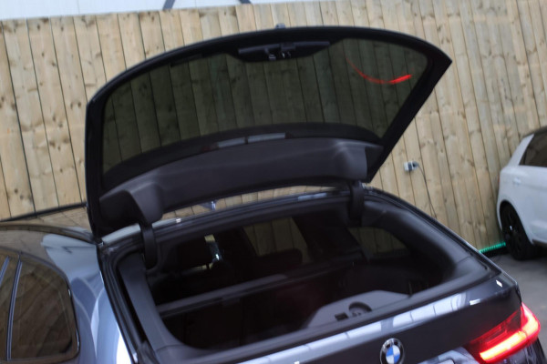 BMW 3 Serie Touring 330e xDrive M-Sport *Pano*H/K*Head-Up*Comforttoegang*