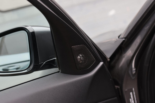 BMW 3 Serie Touring 330e xDrive M-Sport *Pano*H/K*Head-Up*Comforttoegang*