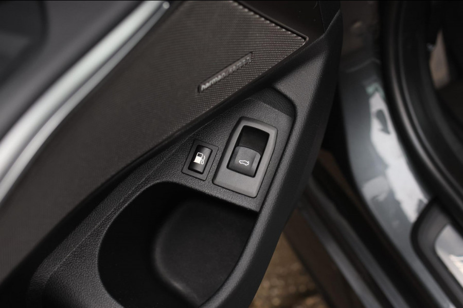 BMW 3 Serie Touring 330e xDrive M-Sport *Pano*H/K*Head-Up*Comforttoegang*