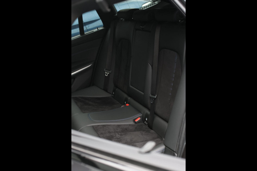 BMW 3 Serie Touring 330e xDrive M-Sport *Pano*H/K*Head-Up*Comforttoegang*