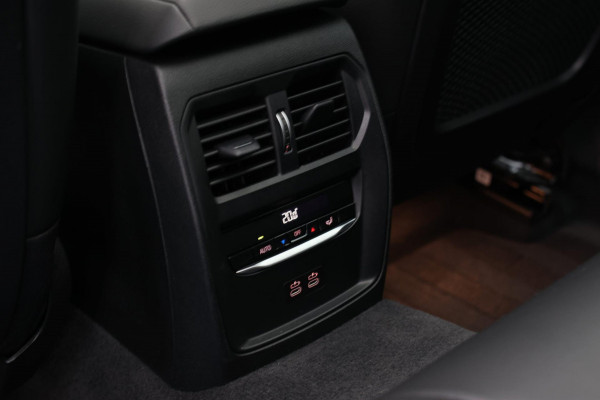 BMW 3 Serie Touring 330e xDrive M-Sport *Pano*H/K*Head-Up*Comforttoegang*