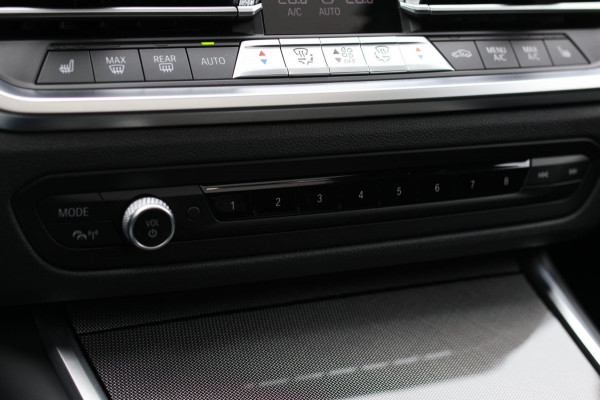 BMW 3 Serie Touring 330e xDrive M-Sport *Pano*H/K*Head-Up*Comforttoegang*
