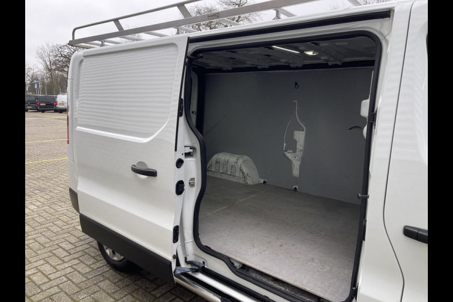 Renault Trafic 2.0 dCi 120pk T29 L2H1 Work Edition / vaste prijs rijklaar € 14.950 ex btw / lease vanaf € 252 / imperial / cruise / airco / navigatie / sidebars / euro 6
