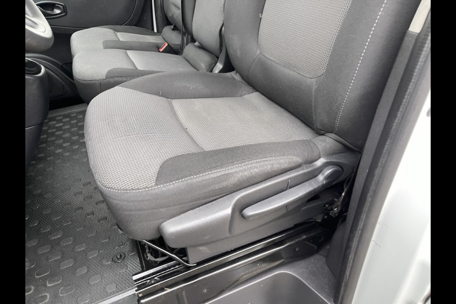 Renault Trafic 2.0 dCi 120pk T29 L2H1 Work Edition / vaste prijs rijklaar € 14.950 ex btw / lease vanaf € 252 / imperial / cruise / airco / navigatie / sidebars / euro 6