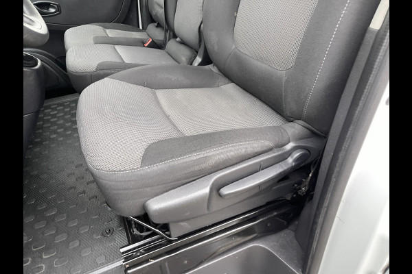 Renault Trafic 2.0 dCi 120pk T29 L2H1 Work Edition / vaste prijs rijklaar € 14.950 ex btw / lease vanaf € 252 / imperial / cruise / airco / navigatie / sidebars / euro 6