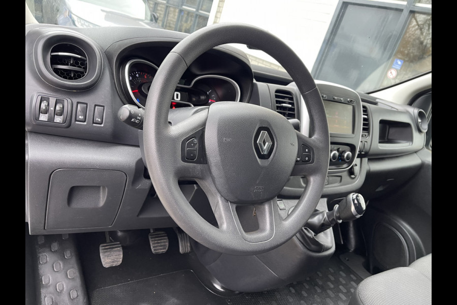Renault Trafic 2.0 dCi 120pk T29 L2H1 Work Edition / vaste prijs rijklaar € 14.950 ex btw / lease vanaf € 252 / imperial / cruise / airco / navigatie / sidebars / euro 6