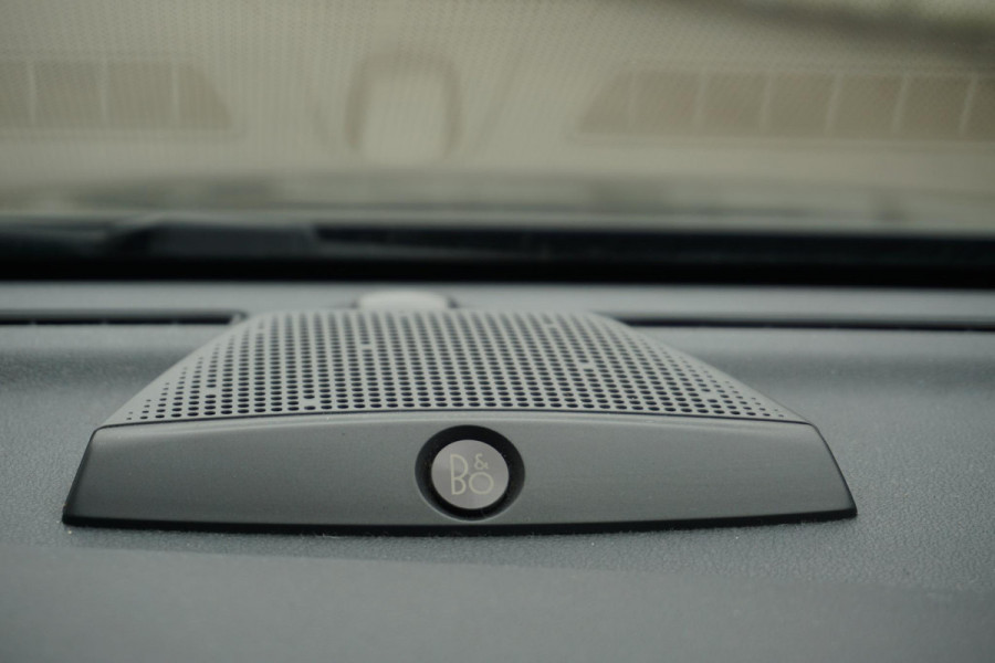 Ford Puma 1.0 125PKEcoB. Hybrid Titanium/Winterpack/Panodak/ B&O geluidsinstallatie/Trekhaak/All-Seasonbanden.