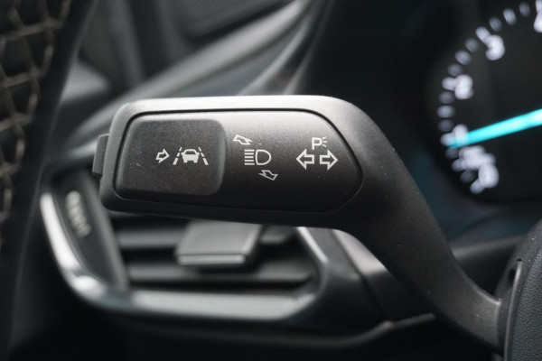 Ford Puma 1.0 125PKEcoB. Hybrid Titanium/Winterpack/Panodak/ B&O geluidsinstallatie/Trekhaak/All-Seasonbanden.