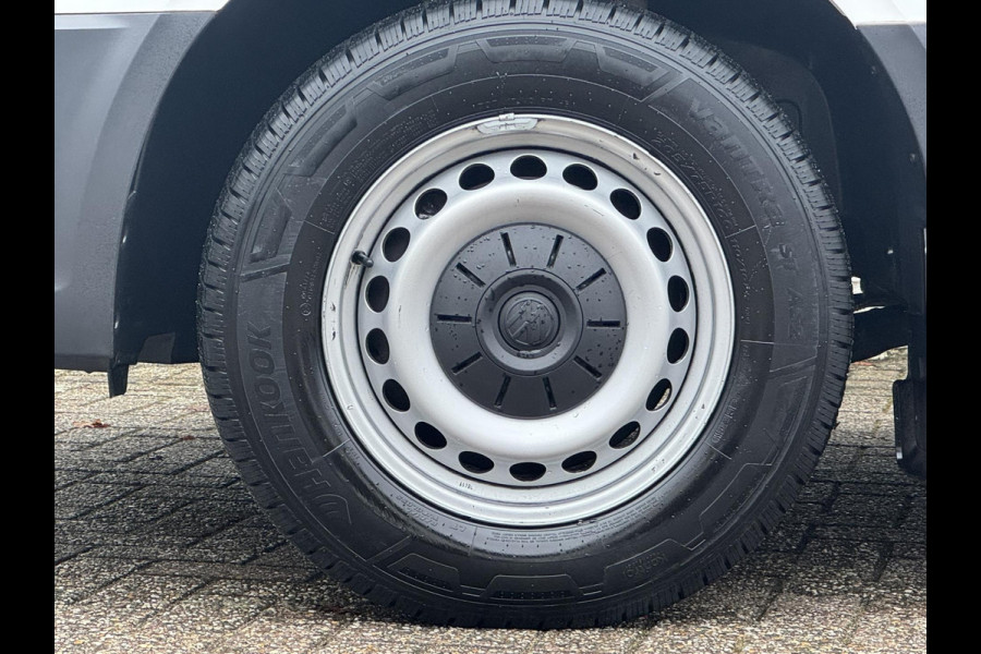 Volkswagen Crafter 35 2.0 TDI L3H3 Highline Automaat Euro 6 Cruise Climate Navi Apple Android Stoelverwarming Nw distributieriem