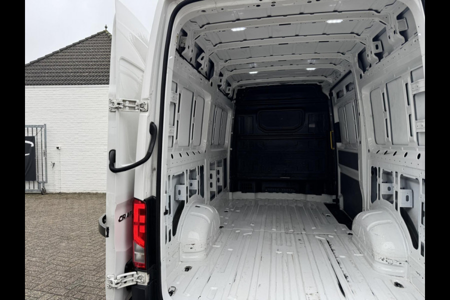 Volkswagen Crafter 35 2.0 TDI L3H3 Highline Automaat Euro 6 Cruise Climate Navi Apple Android Stoelverwarming Nw distributieriem