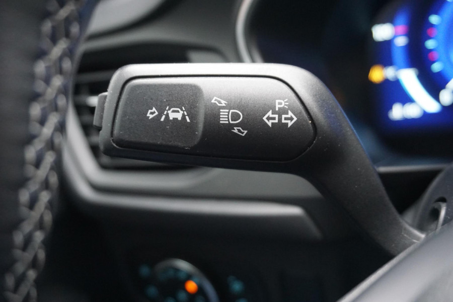 Ford FOCUS Wagon 1.0 EcoB.125PK Hybrid Titanium X Business/Camera/ Digi-dashboard/December 2020