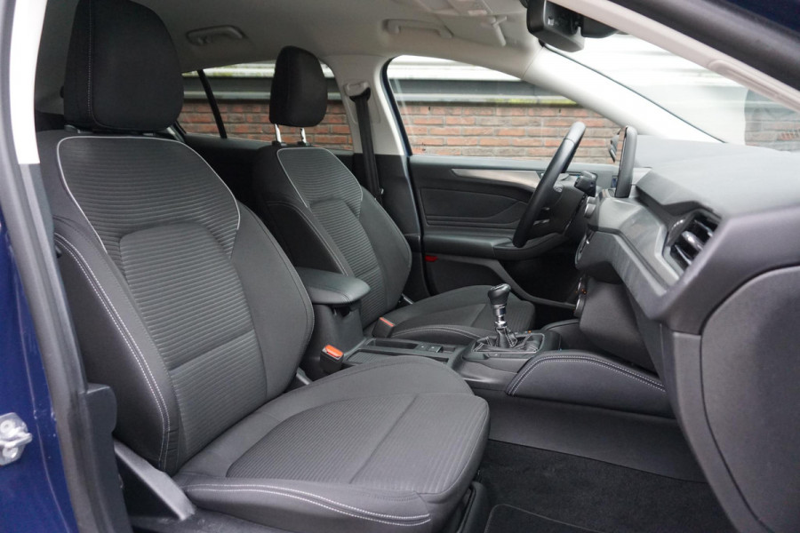 Ford FOCUS Wagon 1.0 EcoB.125PK Hybrid Titanium X Business/Camera/ Digi-dashboard/December 2020