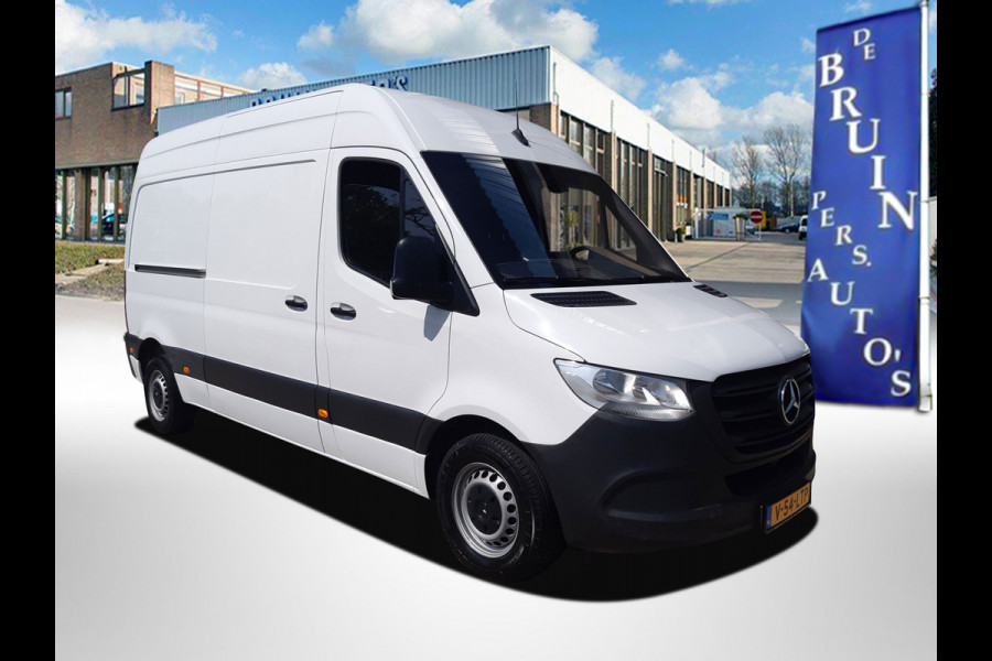 Mercedes-Benz Sprinter 143Pk L2H2 Airco Cruisecontrol Achteruitrijcamera MBux