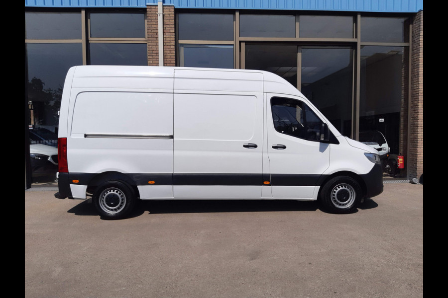 Mercedes-Benz Sprinter 143Pk L2H2 Airco Cruisecontrol Achteruitrijcamera MBux