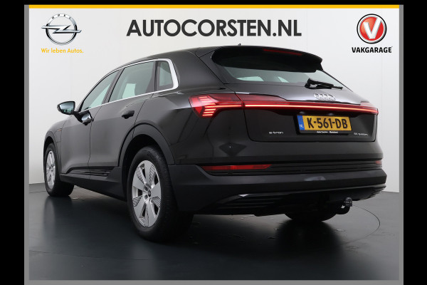 Audi e-tron 55 Quattro 95kWh 408PK Trekhaak Elektr.Leer+Verwarmd Pano-Dak Trekhaak Luchtvering Adap.Cruise Navi Ecc Stoelverwarming Business LED Lmv Elek.Achterklep Privacy Glas Keyless Zwarte Hemel Origineel Nederlandse Auto SOH 89% Trekhaak 1800kg !