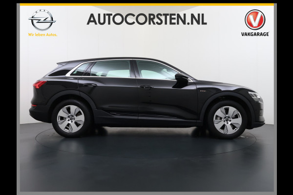Audi e-tron 55 Quattro 95kWh 408PK Trekhaak Elektr.Leer+Verwarmd Pano-Dak Trekhaak Luchtvering Adap.Cruise Navi Ecc Stoelverwarming Business LED Lmv Elek.Achterklep Privacy Glas Keyless Zwarte Hemel Origineel Nederlandse Auto SOH 89% Trekhaak 1800kg !