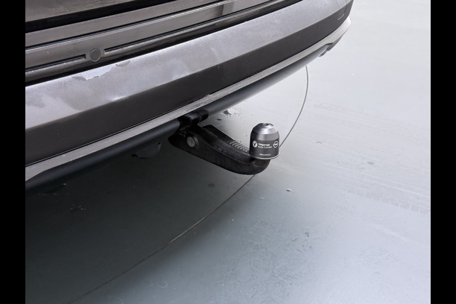 Audi e-tron 55 Quattro 95kWh 408PK Trekhaak Elektr.Leer+Verwarmd Pano-Dak Trekhaak Luchtvering Adap.Cruise Navi Ecc Stoelverwarming Business LED Lmv Elek.Achterklep Privacy Glas Keyless Zwarte Hemel Origineel Nederlandse Auto SOH 89% Trekhaak 1800kg !