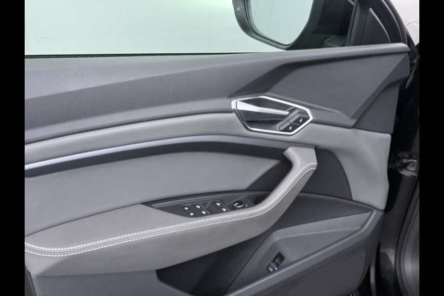 Audi e-tron 55 Quattro 95kWh 408PK Trekhaak Elektr.Leer+Verwarmd Pano-Dak Trekhaak Luchtvering Adap.Cruise Navi Ecc Stoelverwarming Business LED Lmv Elek.Achterklep Privacy Glas Keyless Zwarte Hemel Origineel Nederlandse Auto SOH 89% Trekhaak 1800kg !