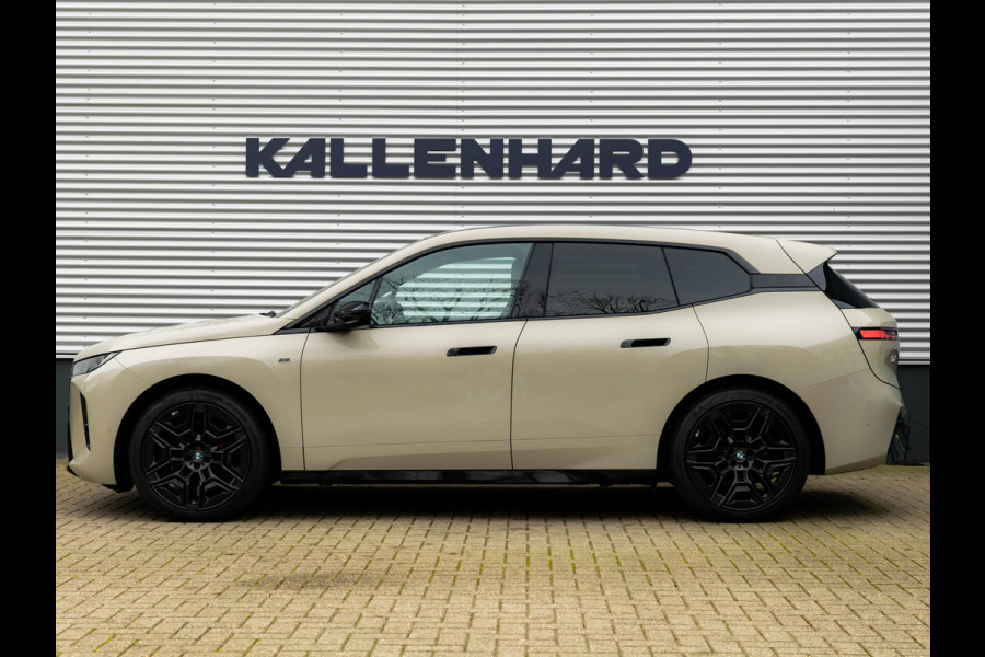 BMW iX xDrive M70 - Full Option - Pano - B&W - Trekhaak - 112kWh