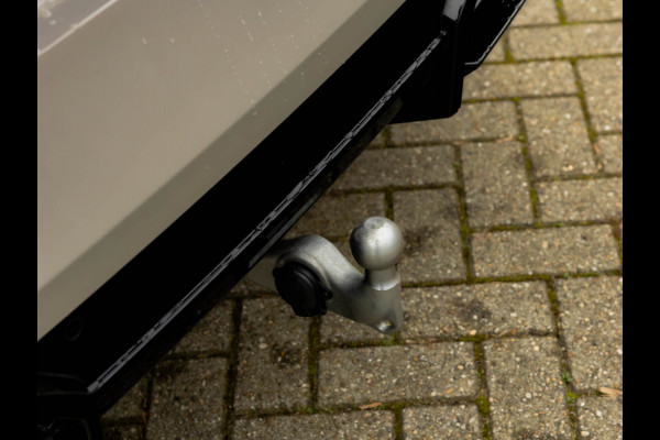 BMW iX xDrive M70 - Full Option - Pano - B&W - Trekhaak - 112kWh