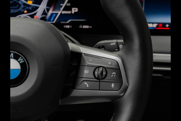 BMW iX xDrive M70 - Full Option - Pano - B&W - Trekhaak - 112kWh