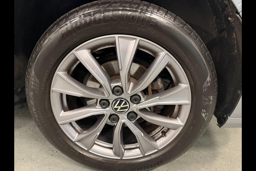 Volkswagen Multivan 1.4 eHybrid Energetic 6P PANO/NAVI/H-UP/V-COCKPIT/CAM/DAB/CARPLAY///