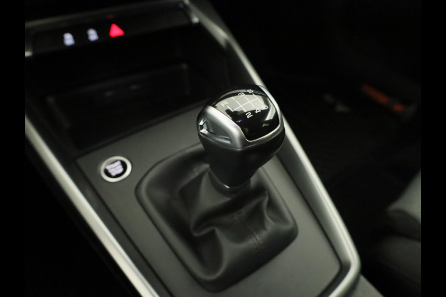 Audi A3 Sportback 30 TFSI Advanced edition 110 pk | Navigatie | Parkeersensoren achter | Cruise control | LED koplampen | Apple Carplay/Android Auto |