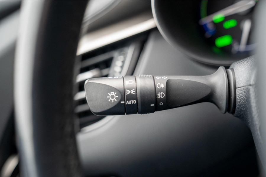 Toyota C-HR 1.8 Hybrid Style|Prijs rijklaar incl 12 mnd garantie|Trekhaak Stoelverwarming Blindspot Navi