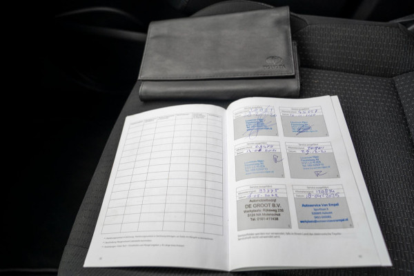 Toyota C-HR 1.8 Hybrid Style|Prijs rijklaar incl 12 mnd garantie|Trekhaak Stoelverwarming Blindspot Navi