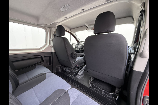 Opel Vivaro D126pk L2H1 Dubbele Cabine Euro 6 Navi Airco Trekhaak Camera Cruise Control Bluetooth Pdc 5-Persoons Betonplex Vloer Wandbetimmering Schuifdeur Regen-Lichtsensor 1.6CDTI 1e Eigenaar Origineel Nederlandse Auto Dealeronderhouden 2.000kg trekvermogen