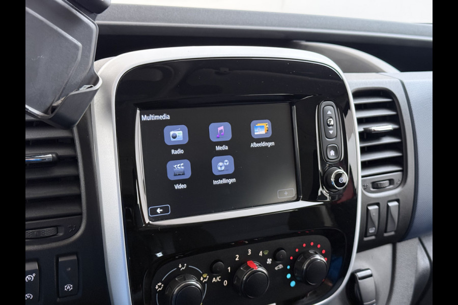 Opel Vivaro D126pk L2H1 Dubbele Cabine Euro 6 Navi Airco Trekhaak Camera Cruise Control Bluetooth Pdc 5-Persoons Betonplex Vloer Wandbetimmering Schuifdeur Regen-Lichtsensor 1.6CDTI 1e Eigenaar Origineel Nederlandse Auto Dealeronderhouden 2.000kg trekvermogen