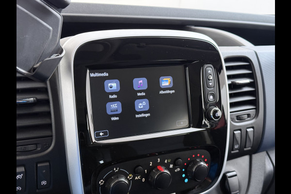 Opel Vivaro D126pk L2H1 Dubbele Cabine Euro 6 Navi Airco Trekhaak Camera Cruise Control Bluetooth Pdc 5-Persoons Betonplex Vloer Wandbetimmering Schuifdeur Regen-Lichtsensor 1.6CDTI 1e Eigenaar Origineel Nederlandse Auto Dealeronderhouden 2.000kg trekvermogen