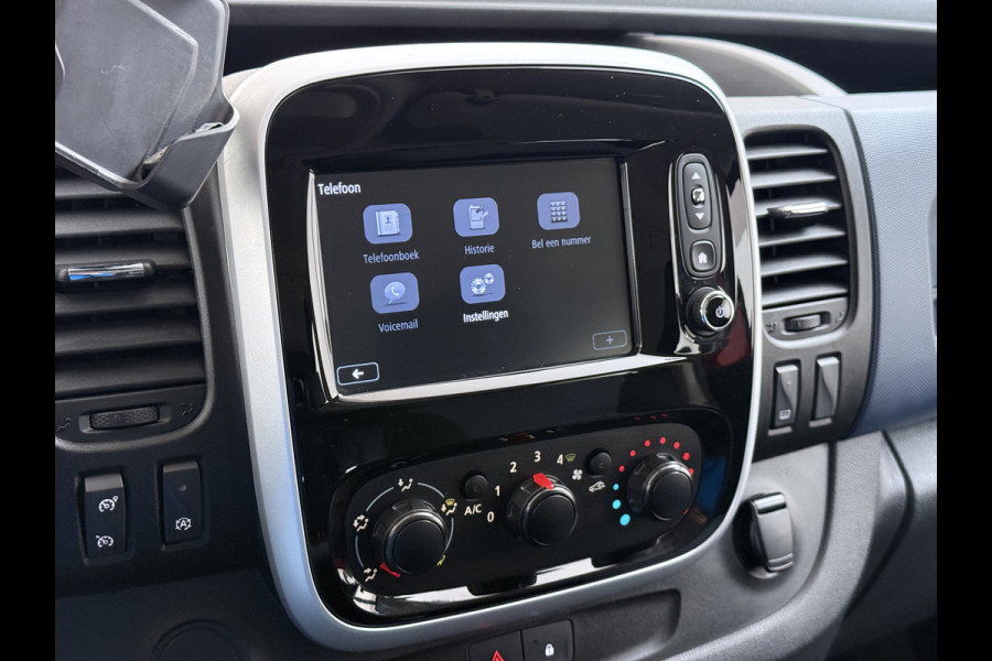 Opel Vivaro D126pk L2H1 Dubbele Cabine Euro 6 Navi Airco Trekhaak Camera Cruise Control Bluetooth Pdc 5-Persoons Betonplex Vloer Wandbetimmering Schuifdeur Regen-Lichtsensor 1.6CDTI 1e Eigenaar Origineel Nederlandse Auto Dealeronderhouden 2.000kg trekvermogen