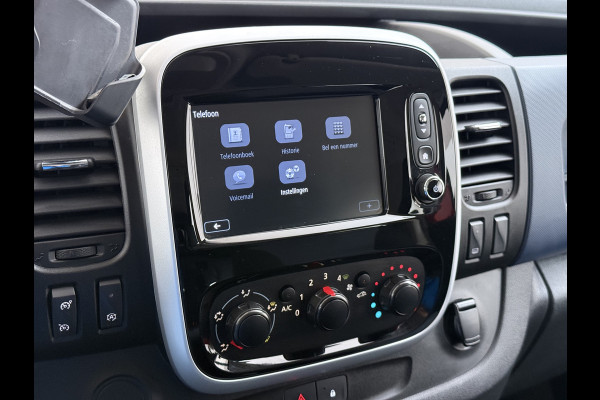 Opel Vivaro D126pk L2H1 Dubbele Cabine Euro 6 Navi Airco Trekhaak Camera Cruise Control Bluetooth Pdc 5-Persoons Betonplex Vloer Wandbetimmering Schuifdeur Regen-Lichtsensor 1.6CDTI 1e Eigenaar Origineel Nederlandse Auto Dealeronderhouden 2.000kg trekvermogen