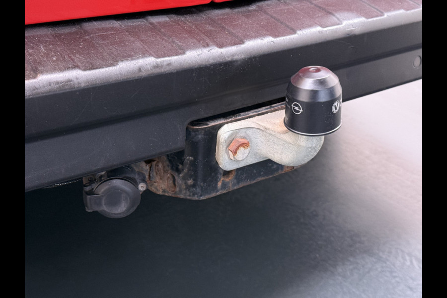 Opel Vivaro D126pk L2H1 Dubbele Cabine Euro 6 Navi Airco Trekhaak Camera Cruise Control Bluetooth Pdc 5-Persoons Betonplex Vloer Wandbetimmering Schuifdeur Regen-Lichtsensor 1.6CDTI 1e Eigenaar Origineel Nederlandse Auto Dealeronderhouden 2.000kg trekvermogen