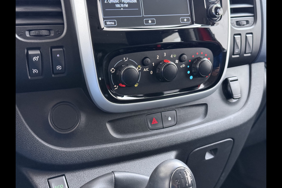 Opel Vivaro D126pk L2H1 Dubbele Cabine Euro 6 Navi Airco Trekhaak Camera Cruise Control Bluetooth Pdc 5-Persoons Betonplex Vloer Wandbetimmering Schuifdeur Regen-Lichtsensor 1.6CDTI 1e Eigenaar Origineel Nederlandse Auto Dealeronderhouden 2.000kg trekvermogen