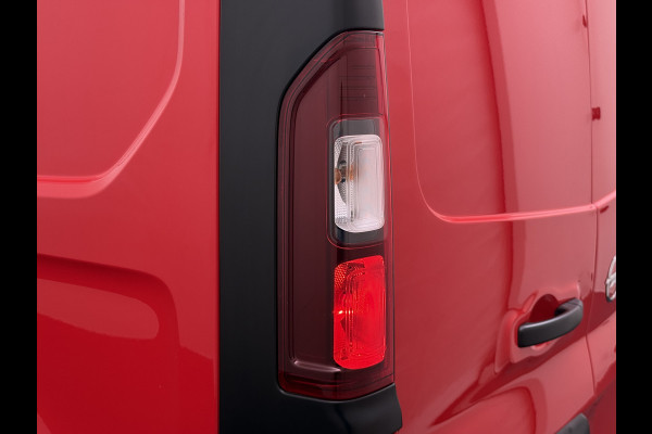 Opel Vivaro D126pk L2H1 Dubbele Cabine Euro 6 Navi Airco Trekhaak Camera Cruise Control Bluetooth Pdc 5-Persoons Betonplex Vloer Wandbetimmering Schuifdeur Regen-Lichtsensor 1.6CDTI 1e Eigenaar Origineel Nederlandse Auto Dealeronderhouden 2.000kg trekvermogen