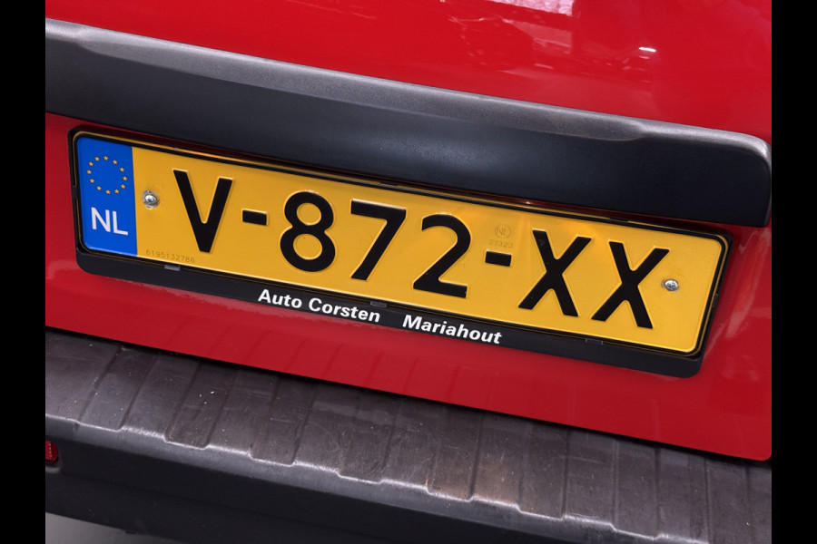 Opel Vivaro D126pk L2H1 Dubbele Cabine Euro 6 Navi Airco Trekhaak Camera Cruise Control Bluetooth Pdc 5-Persoons Betonplex Vloer Wandbetimmering Schuifdeur Regen-Lichtsensor 1.6CDTI 1e Eigenaar Origineel Nederlandse Auto Dealeronderhouden 2.000kg trekvermogen