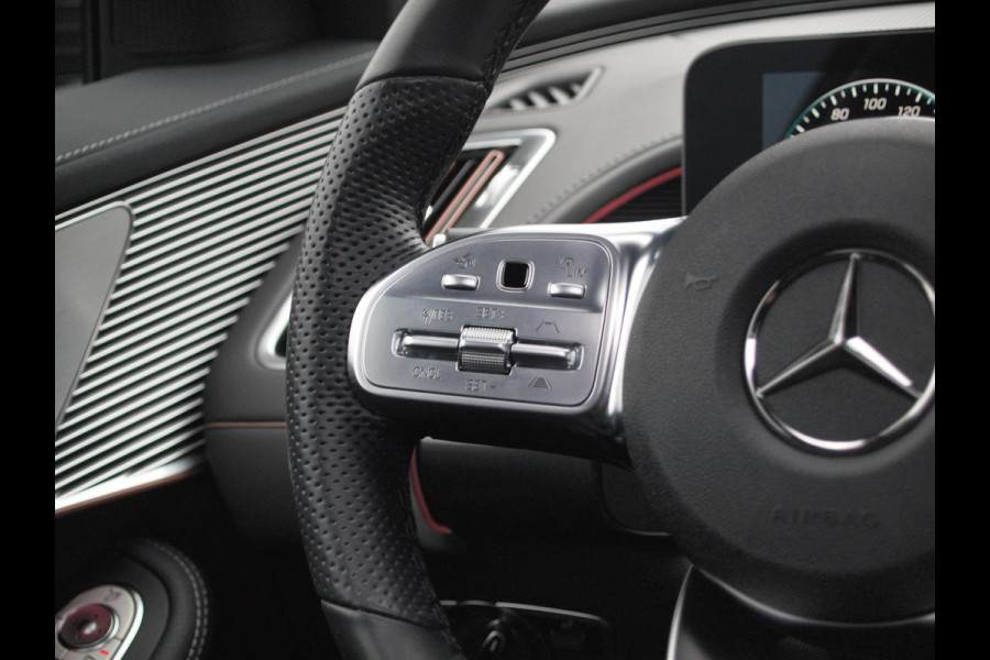 Mercedes-Benz EQC 400 4MATIC Business Solution AMG 80 kWh | SOH 95% | Panoramadak | Trekhaak | Sfeerverlichting | Camera |