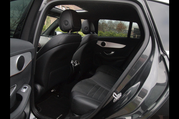 Mercedes-Benz EQC 400 4MATIC Business Solution AMG 80 kWh | SOH 95% | Panoramadak | Trekhaak | Sfeerverlichting | Camera |