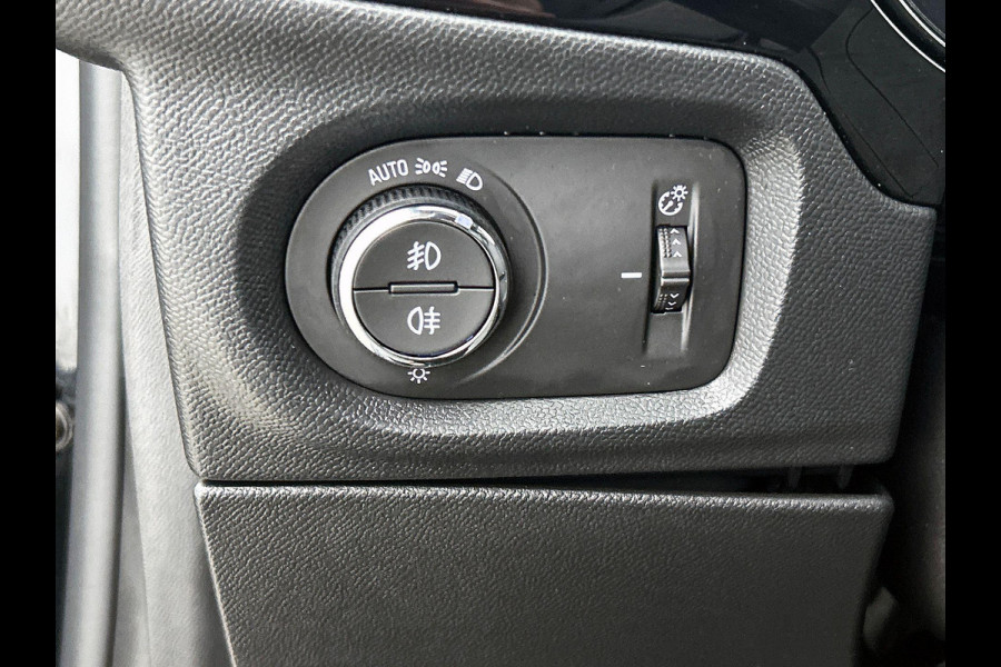 Opel Corsa 1.2 Turbo 136pk Automaat Hybrid GS | DEMO ! | Navigatie | Apple Carplay/ Android Auto | Camera | Parkeersensoren | Cruise Control | Stoel- en stuurverwarming | Airco | Lichtmetalen velgen | Getinte ramen