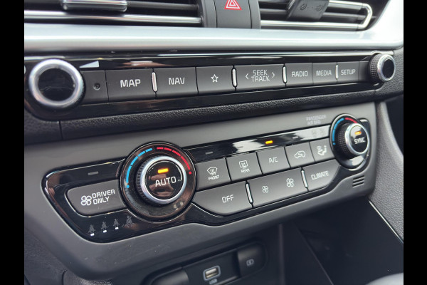 Kia Niro 1.6 GDi Hybrid Edition Automaat | H-Leder | Sensoren | Apple Carplay & Android Auto | Camera | Cruise | Schuifdak | Navi |