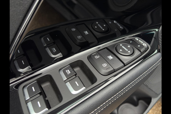 Kia Niro 1.6 GDi Hybrid Edition Automaat | H-Leder | Sensoren | Apple Carplay & Android Auto | Camera | Cruise | Schuifdak | Navi |